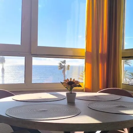 Apartament Beachfront With Sea Views