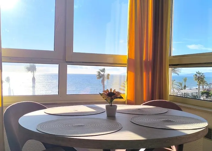 Lejlighed Beachfront With Sea Views